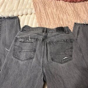 american eagle mom jeans